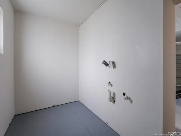 $1,795 | 10246 Highway 106 Loop, Adkins, TX 78101