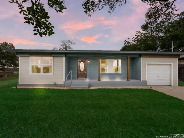 $1,795 | 10246 Highway 106 Loop, Adkins, TX 78101