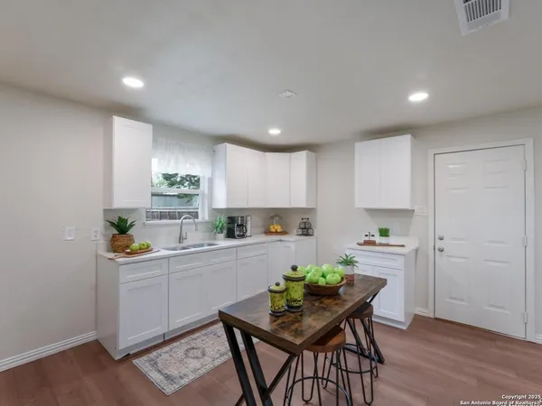 $1,795 | 10246 Highway 106 Loop, Adkins, TX 78101