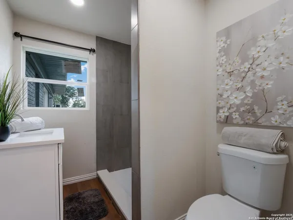 $1,795 | 10246 Highway 106 Loop, Adkins, TX 78101