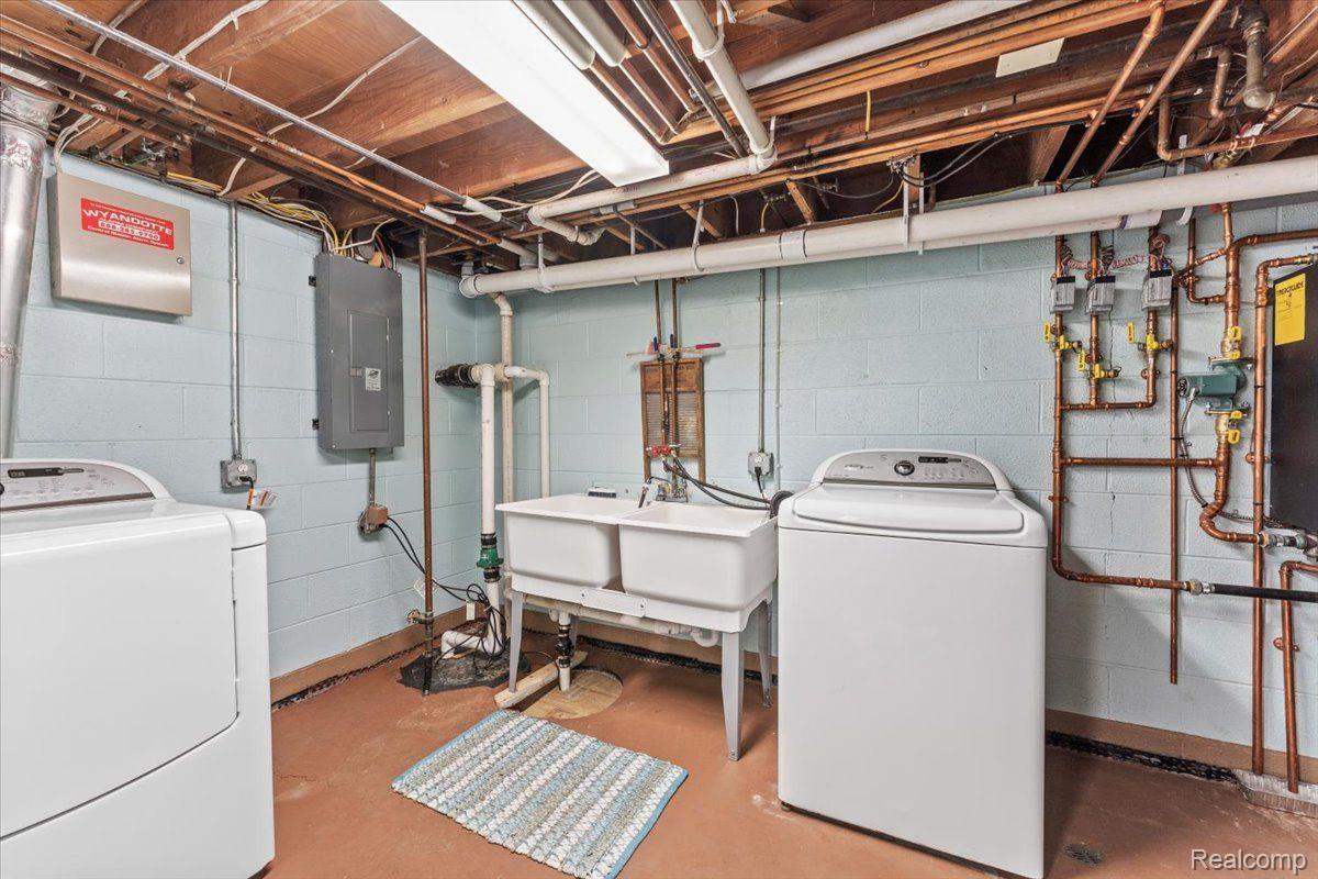35771 Ash Road New Boston, MI 48164 - Photo 28 of 51 Laundry Area
