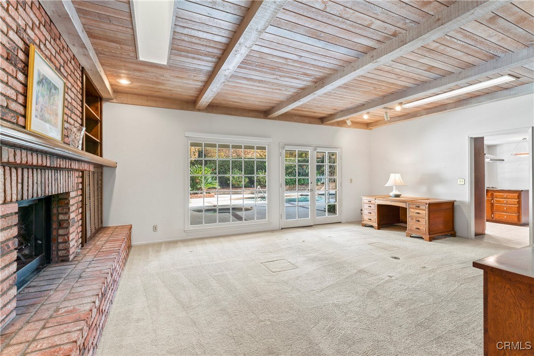 2685 Horace Street Riverside, CA 92506 - Photo 3 of 33 Family Room