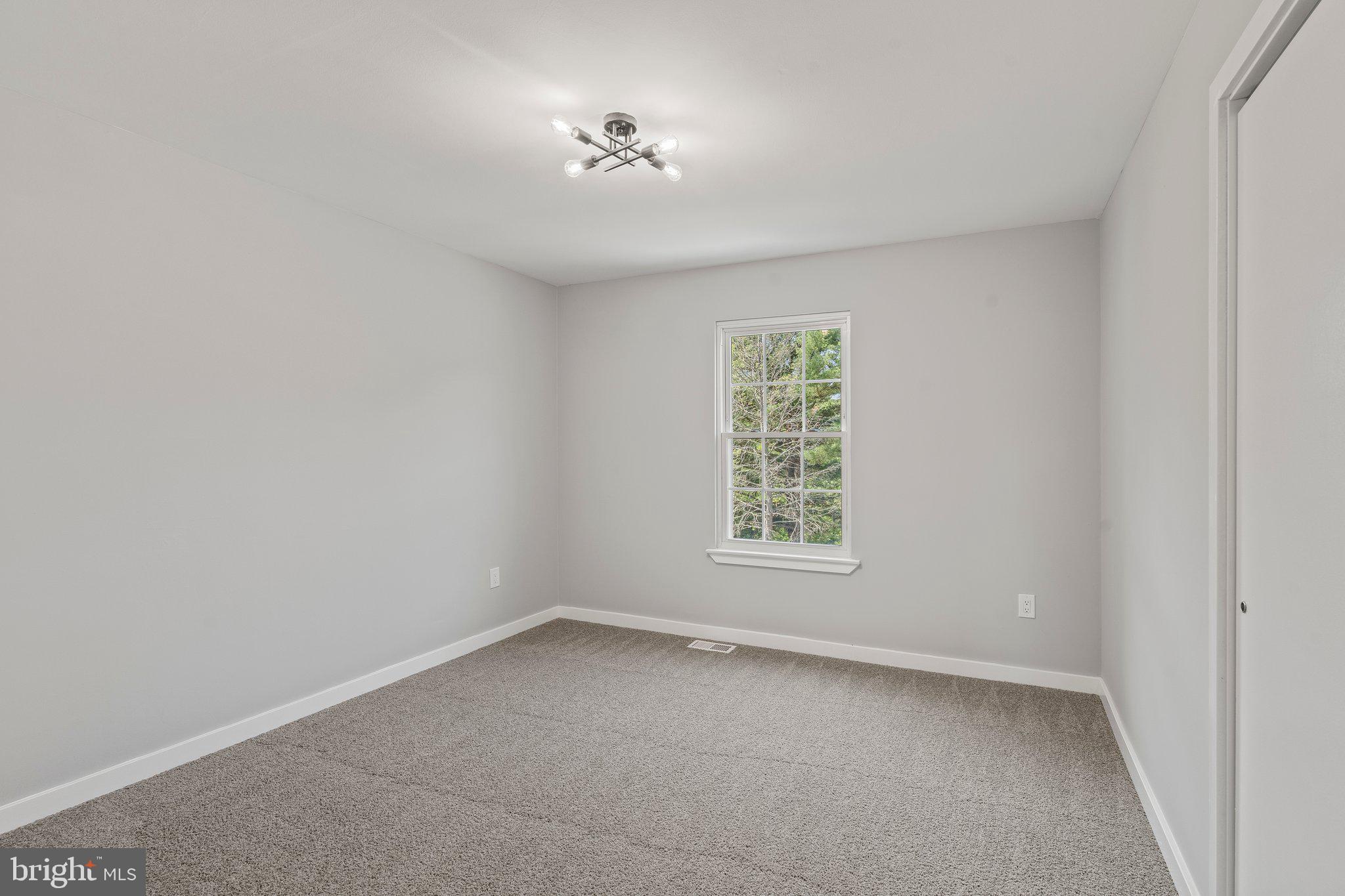 71 Borrelly Boulevard Sewell, NJ 08080 - Photo 25 of 39 an empty room with a window