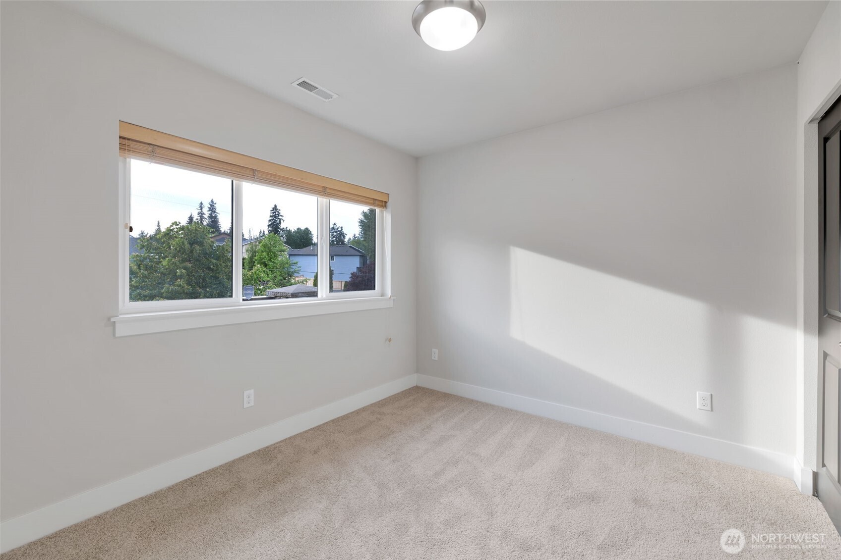 20513 Richmond Road Bothell, WA 98012 - Photo 22 of 40