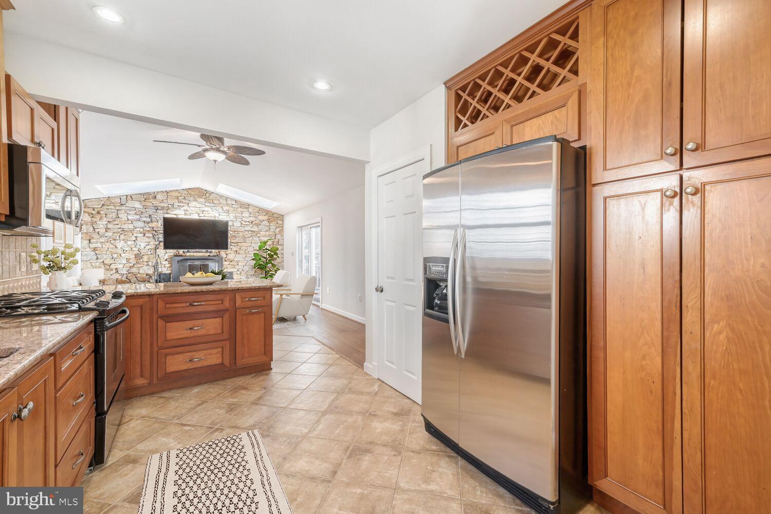 415 Locust Drive Baltimore, MD 21228 - Photo 11 of 30