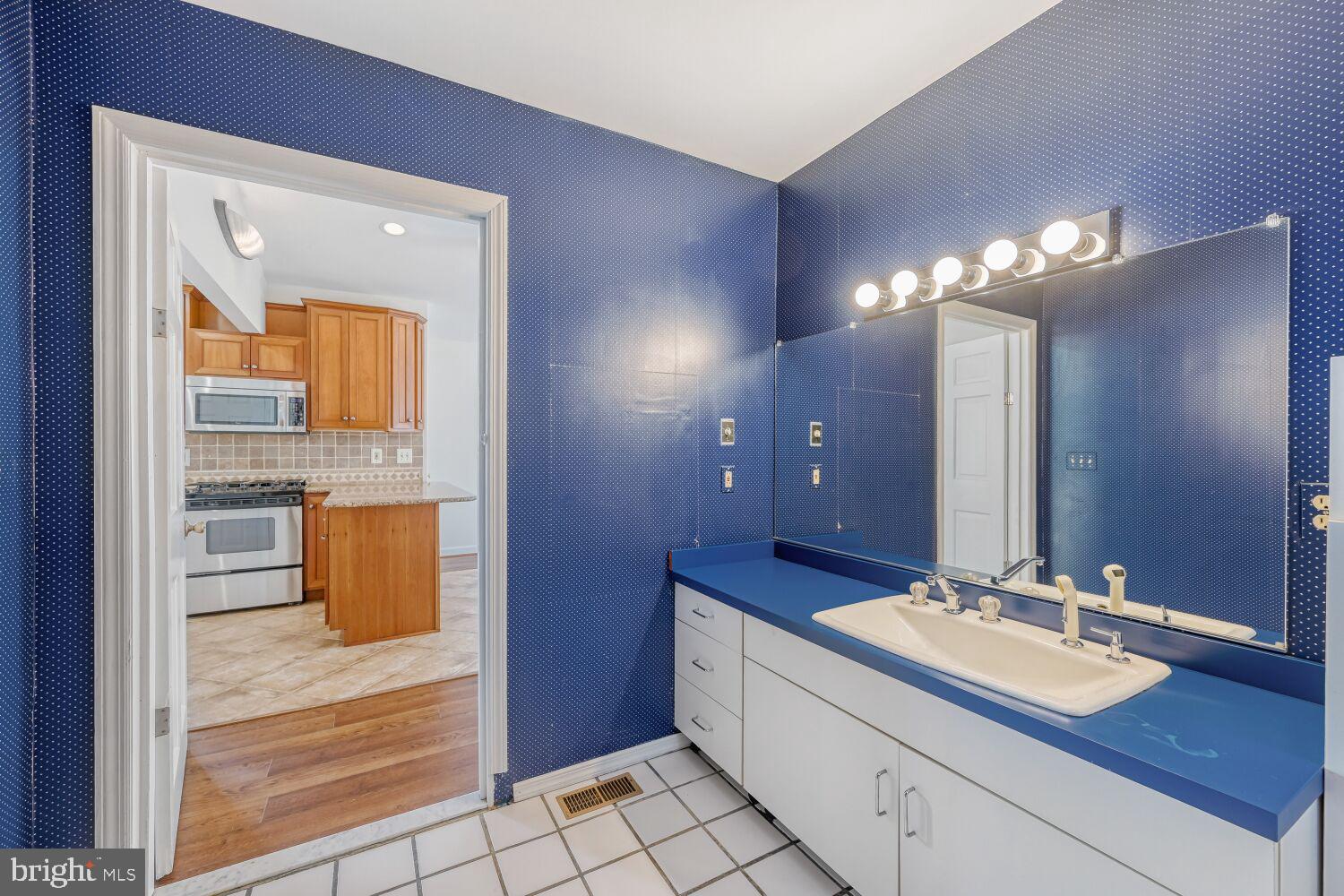 415 Locust Drive Baltimore, MD 21228 - Photo 15 of 30