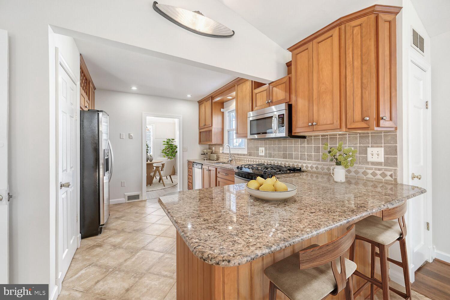 415 Locust Drive Baltimore, MD 21228 - Photo 10 of 30