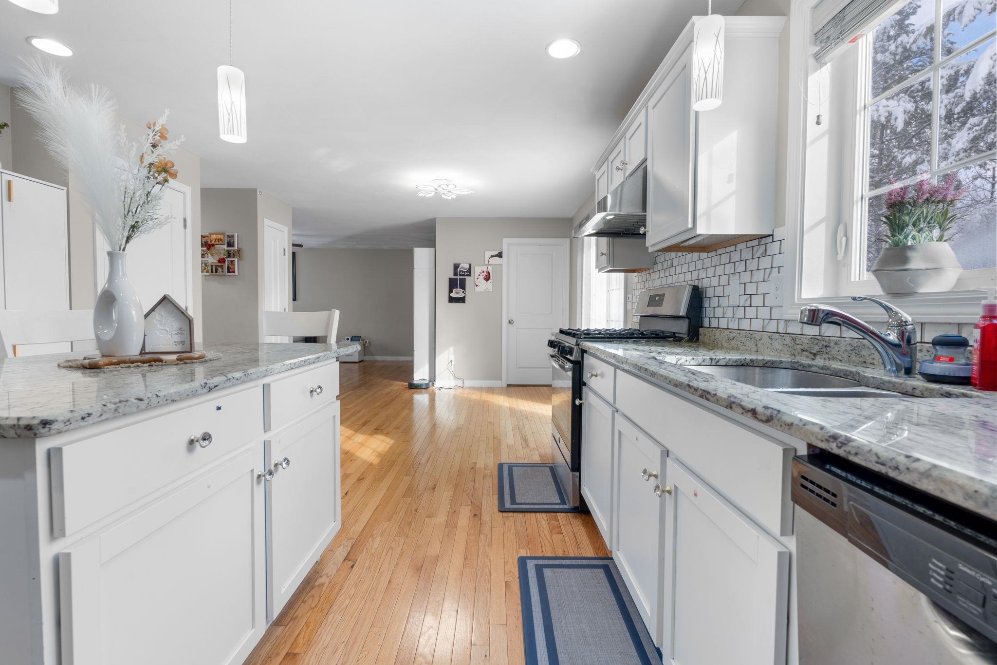 15 Double Brook Road Manchester, NH 03109 - Photo 12 of 51