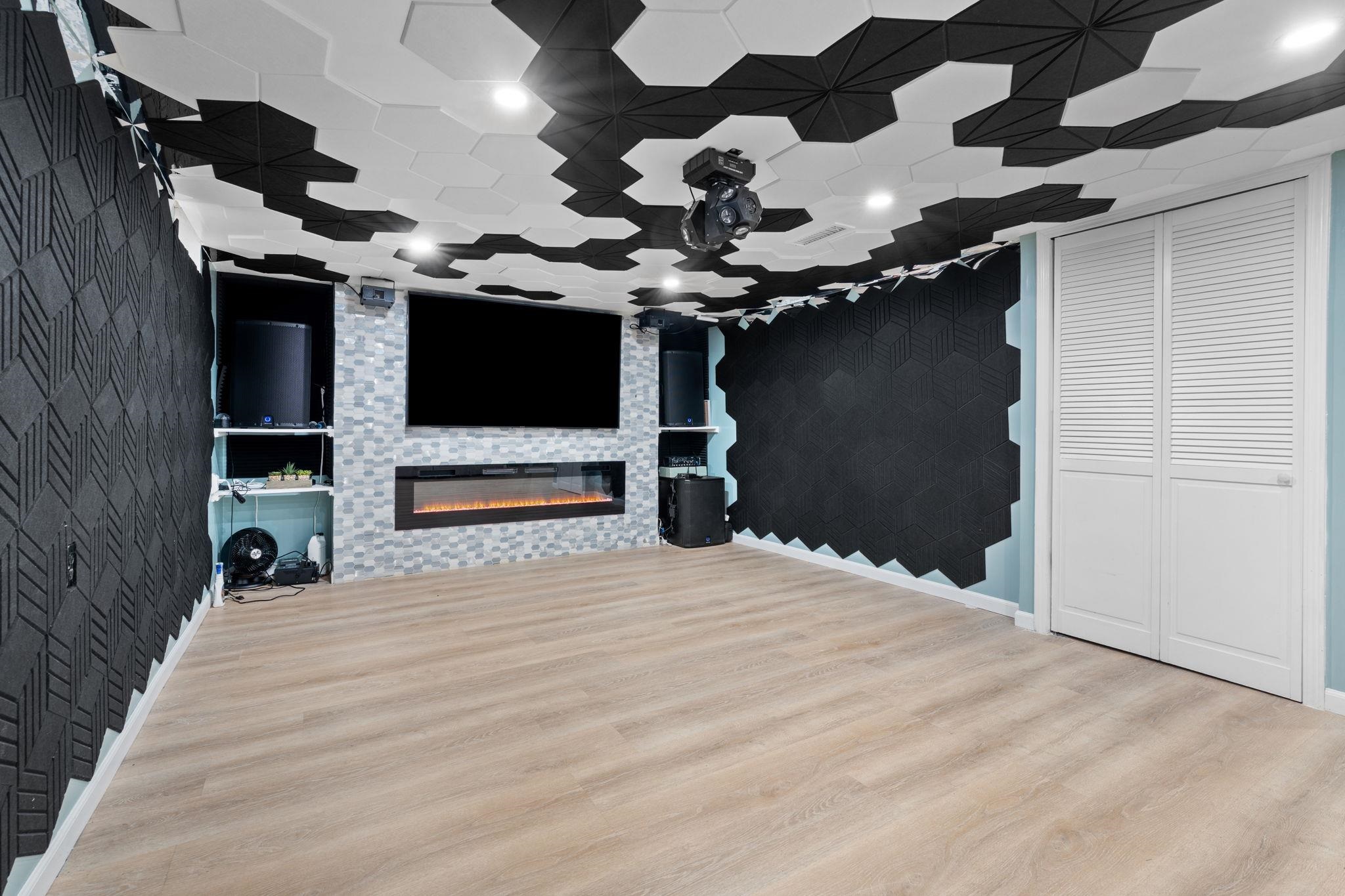 15 Double Brook Road Manchester, NH 03109 - Photo 42 of 51