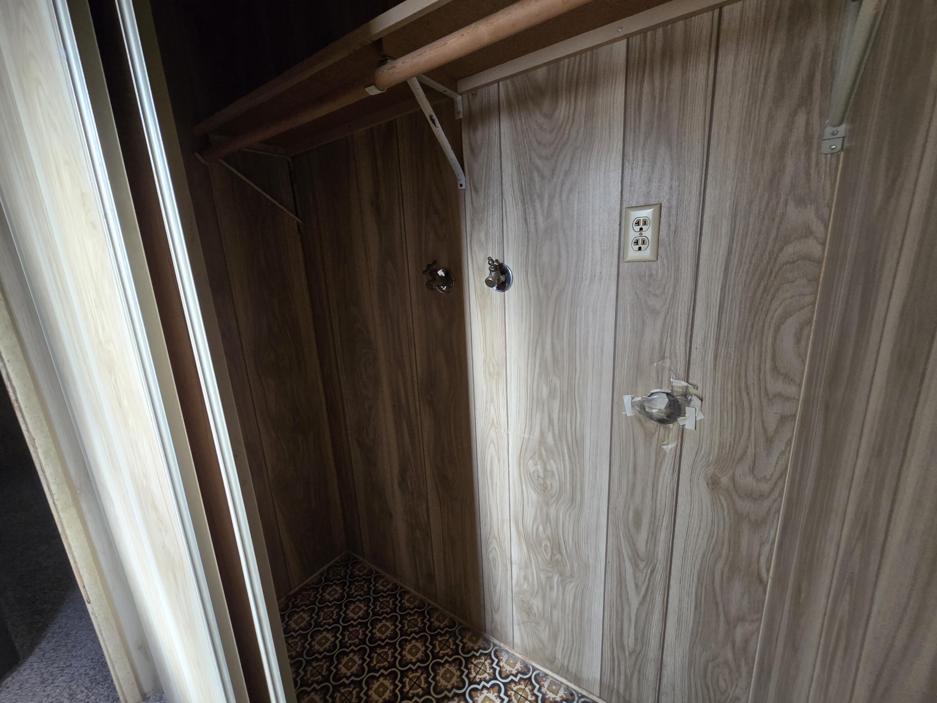 34220 Cheseboro Road Palmdale, CA 93552 - Photo 10 of 12 a view of closet