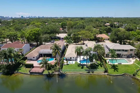 $2,895,000 | 3161 North 36th Street, Hollywood, FL 33021