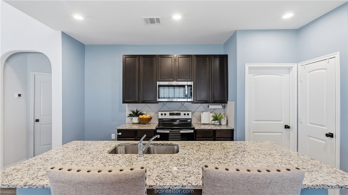 975 Rice Drive Bryan, TX 77803 - Photo 7 of 41 Gallery Image 7