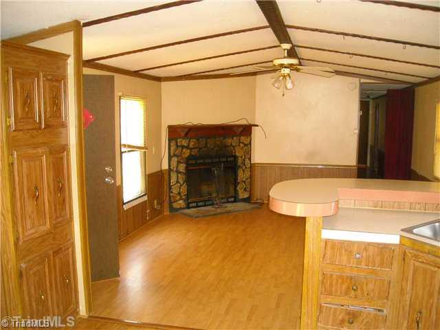 288 Juney Beauchamp Road Advance, NC 27006 - Photo 5 of 16 Living Room.