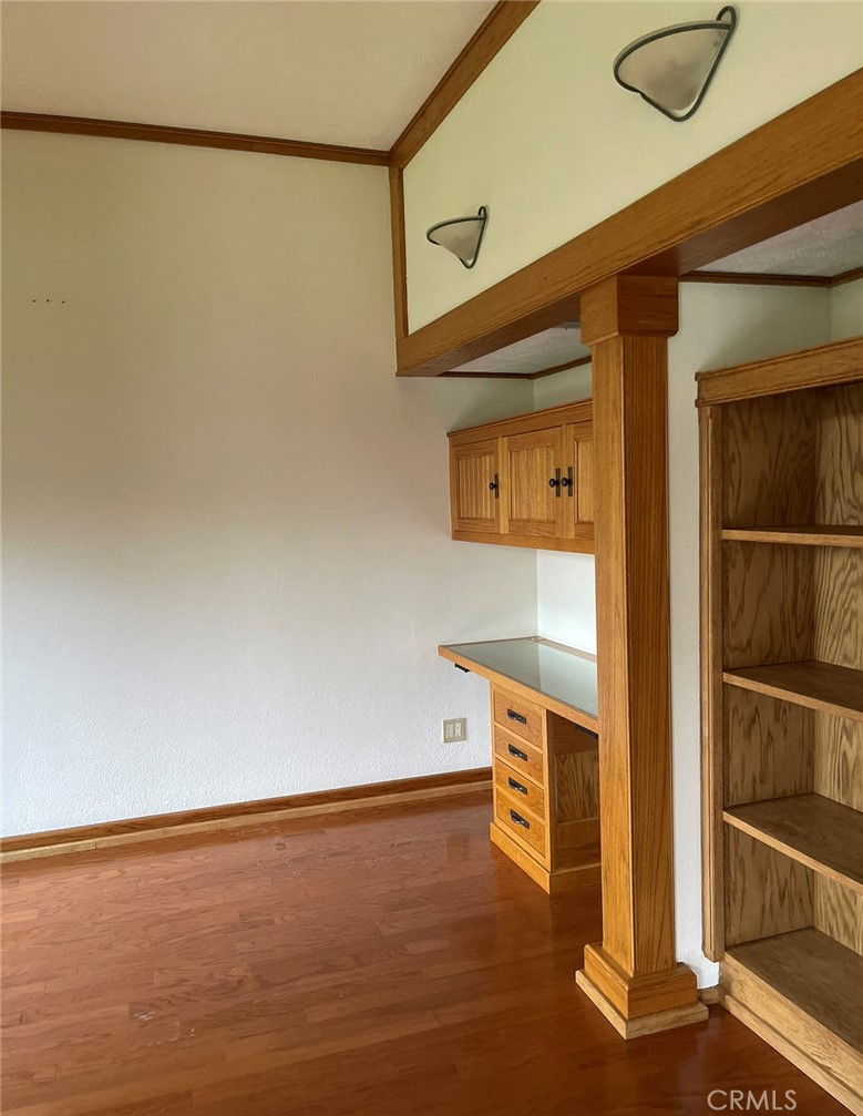 8 Solana, Unit 36 Irvine, CA 92612 - Photo 17 of 22 a room with table and chair