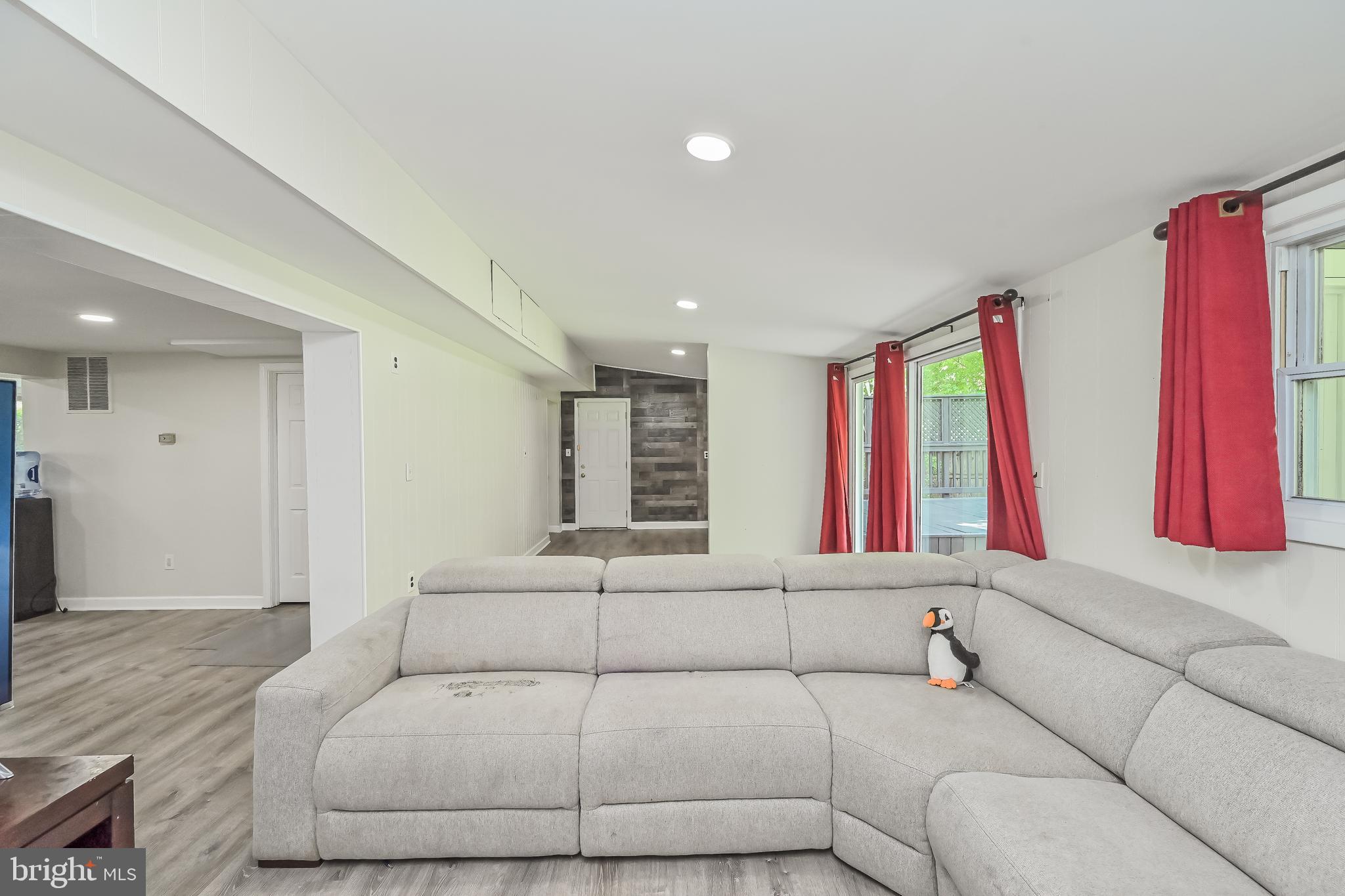 1415 Cottage Street Southwest Vienna, VA 22180 - Photo 22 of 64 family room