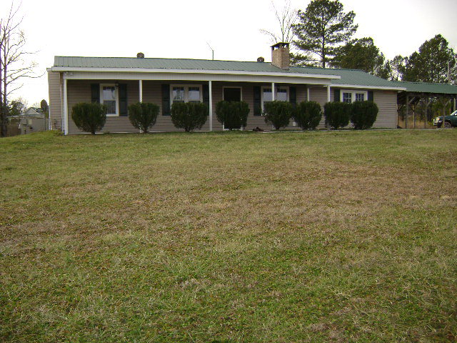585 Cash Road Southeast Calhoun, GA 30701 - Photo 1 of 1 Main View