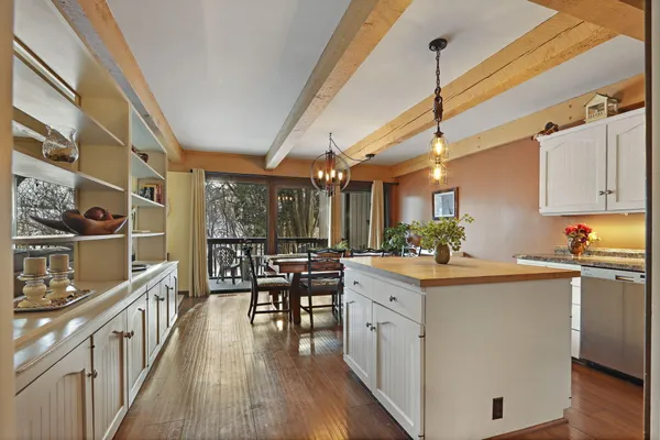 $549,000 | 880 Windsor Drive, Unit J3, Fontana, WI 53125