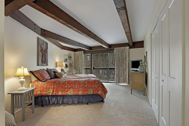 $549,000 | 880 Windsor Drive, Unit J3, Fontana, WI 53125