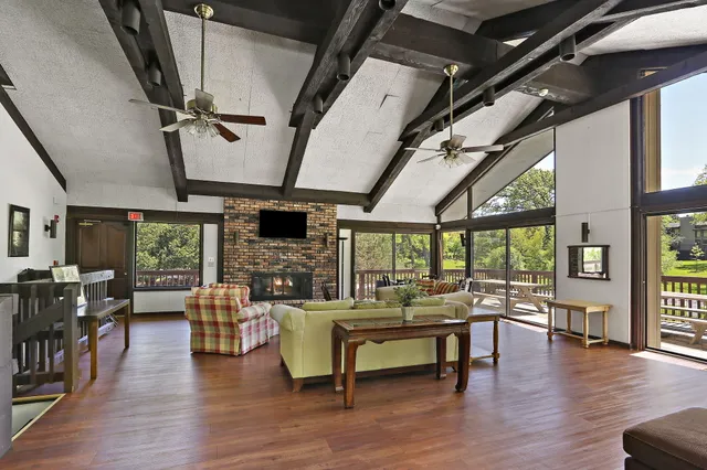 $549,000 | 880 Windsor Drive, Unit J3, Fontana, WI 53125