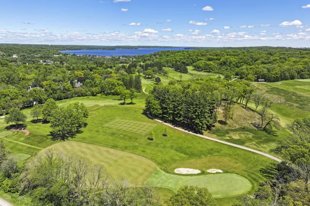 $549,000 | 880 Windsor Drive, Unit J3, Fontana, WI 53125