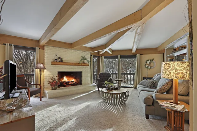 $549,000 | 880 Windsor Drive, Unit J3, Fontana, WI 53125