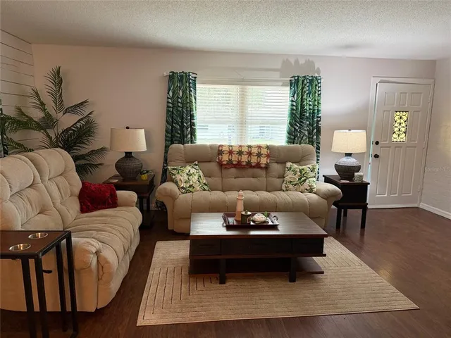 $2,300 | 205 South Ebb Way, Inverness, FL 34450