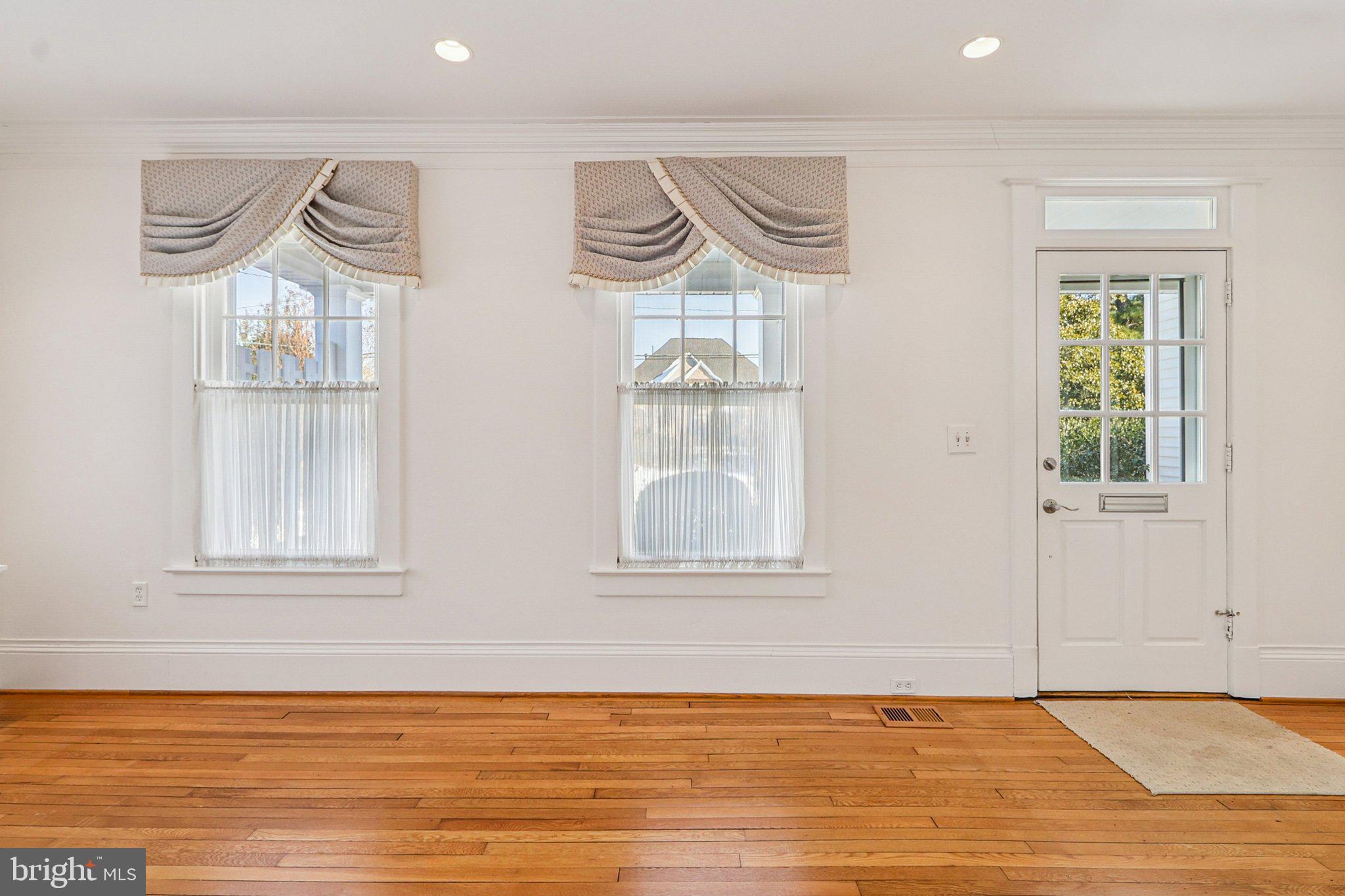 1922 South Arlington Ridge Road Arlington, VA 22202 - Photo 13 of 89