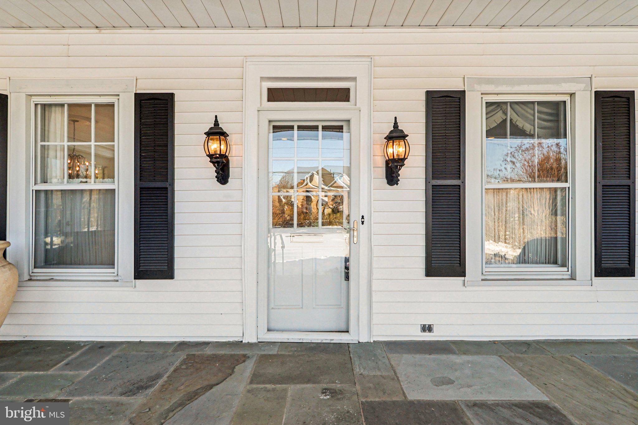 1922 South Arlington Ridge Road Arlington, VA 22202 - Photo 5 of 89