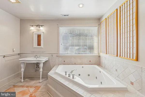 $1,995,000 | 1922 South Arlington Ridge Road, Arlington, VA 22202