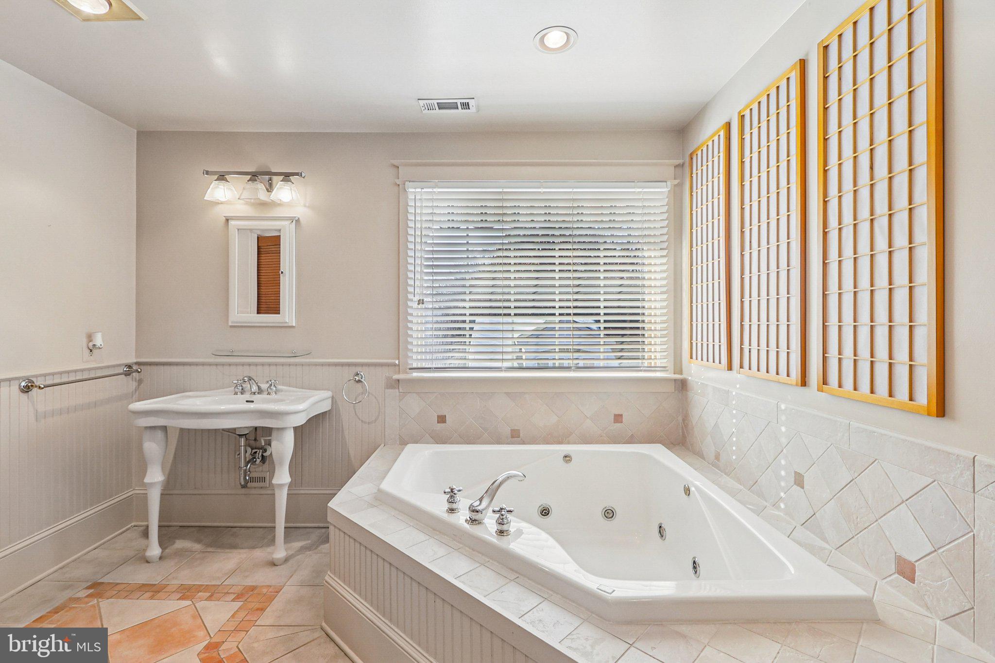 1922 South Arlington Ridge Road Arlington, VA 22202 - Photo 51 of 89