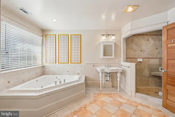 $1,995,000 | 1922 South Arlington Ridge Road, Arlington, VA 22202