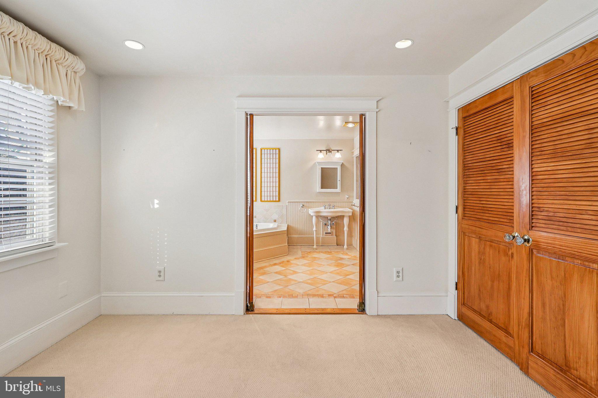 1922 South Arlington Ridge Road Arlington, VA 22202 - Photo 54 of 89