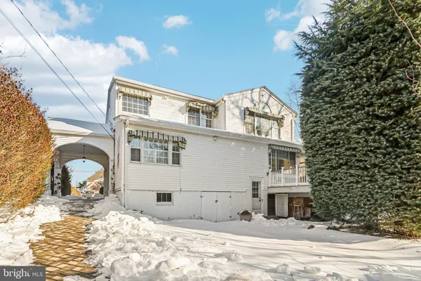 $1,995,000 | 1922 South Arlington Ridge Road, Arlington, VA 22202