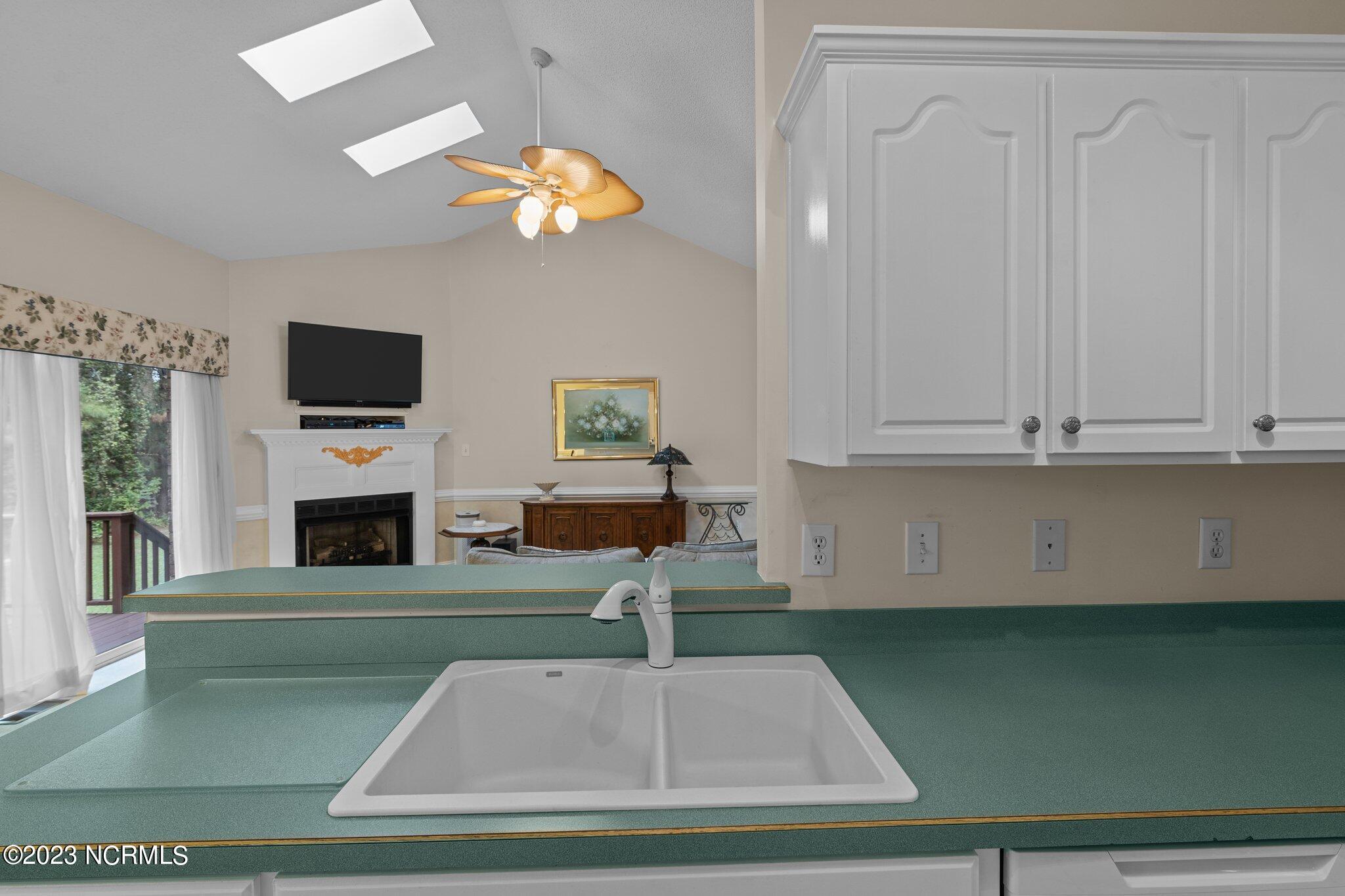 136 Geneva Road New Bern, NC 28562 - Photo 13 of 48 Kitchen to Living Room