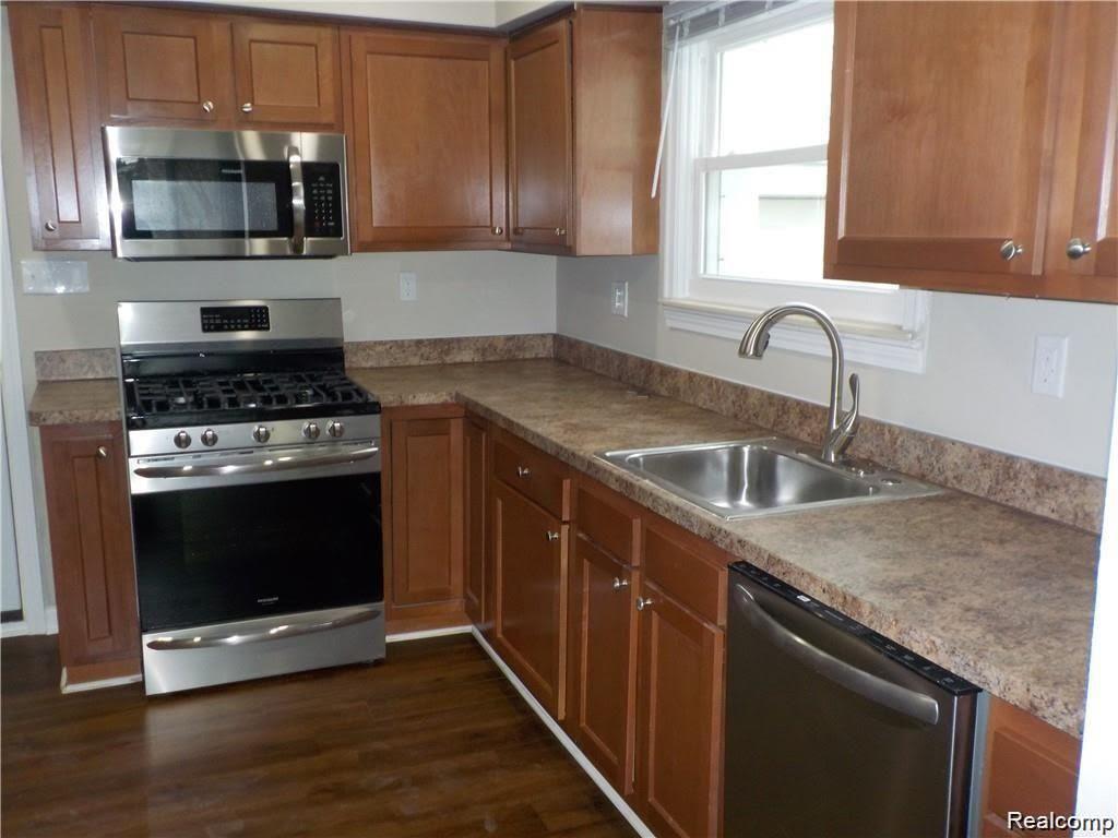 25560 Ryan Road Warren, MI 48091 - Photo 4 of 14