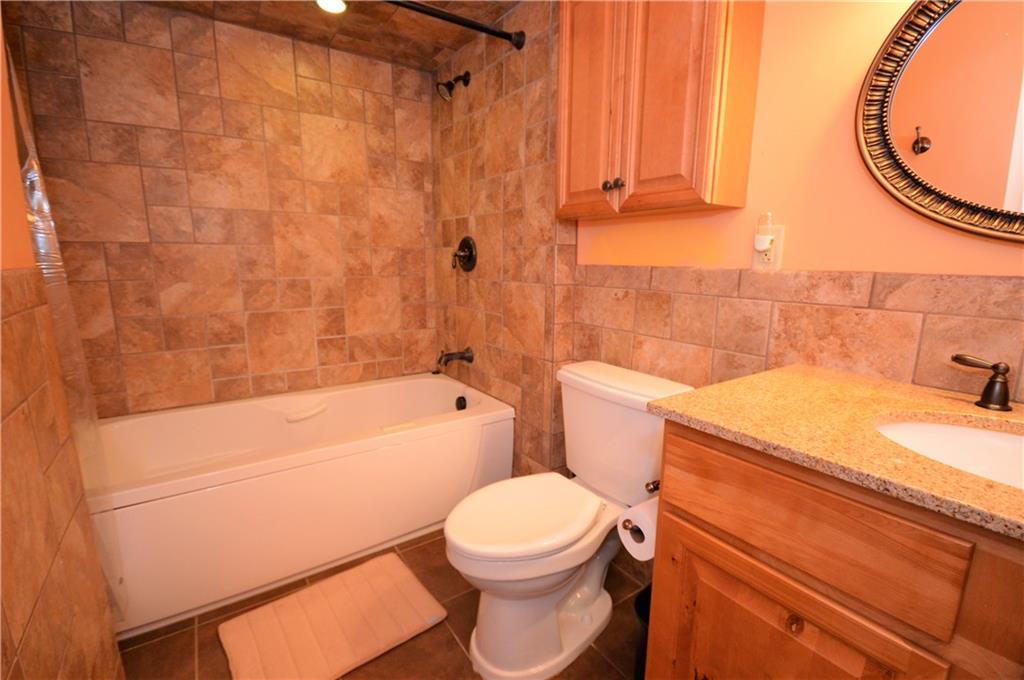 285 Ridge Road Valencia, PA 16059 - Photo 17 of 25 2nd floor bath with shower