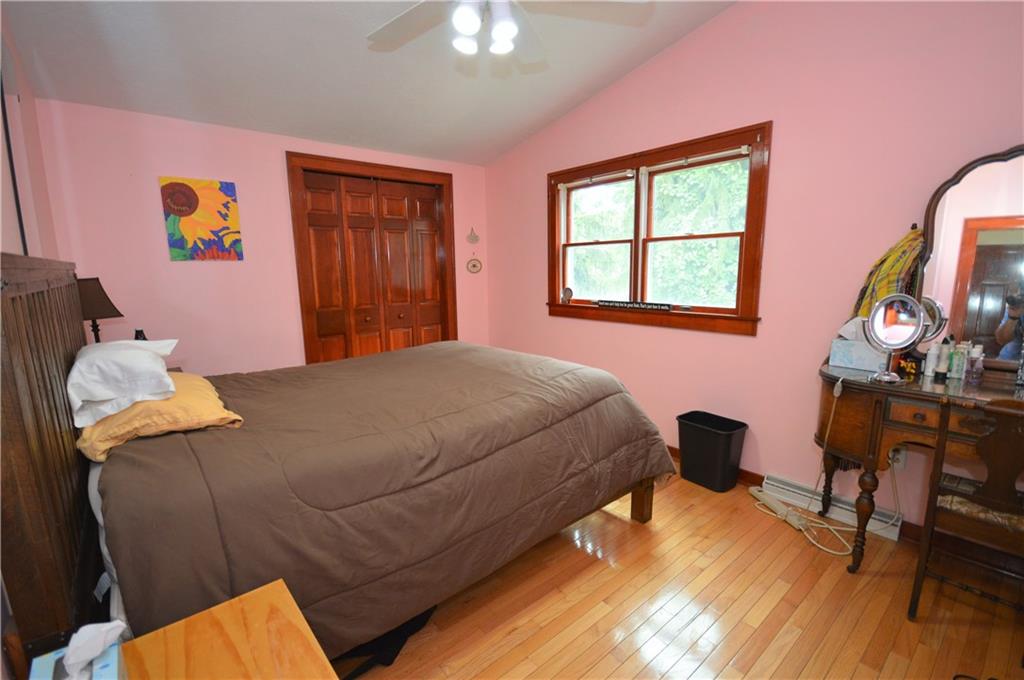 285 Ridge Road Valencia, PA 16059 - Photo 18 of 25 3rd bed room