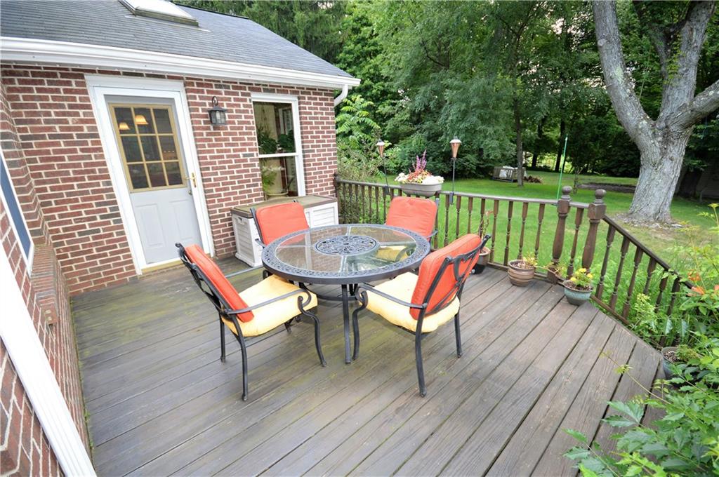 285 Ridge Road Valencia, PA 16059 - Photo 21 of 25 side deck off Kitchen and family room overlooking pool