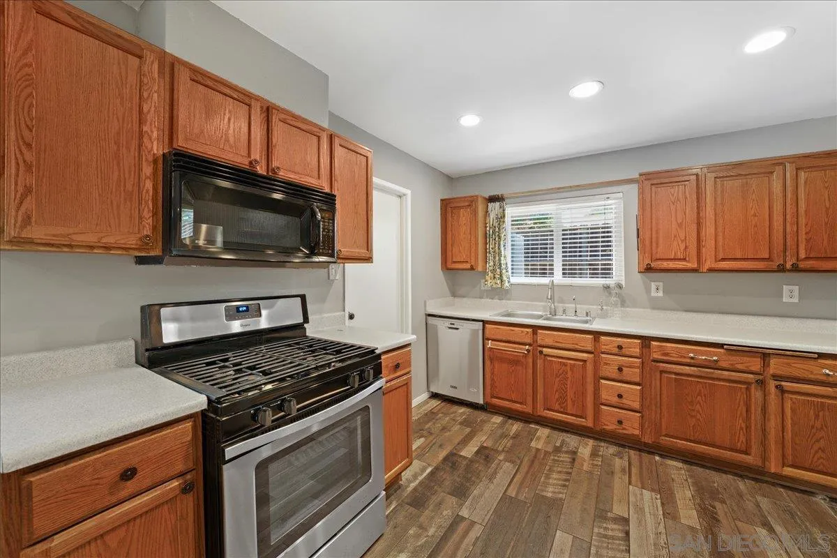 9401 Lake Canyon Road Santee, CA 92071 - Photo 5 of 36 Gallery Image 5