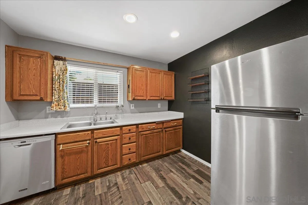 9401 Lake Canyon Road Santee, CA 92071 - Photo 6 of 36 Gallery Image 6