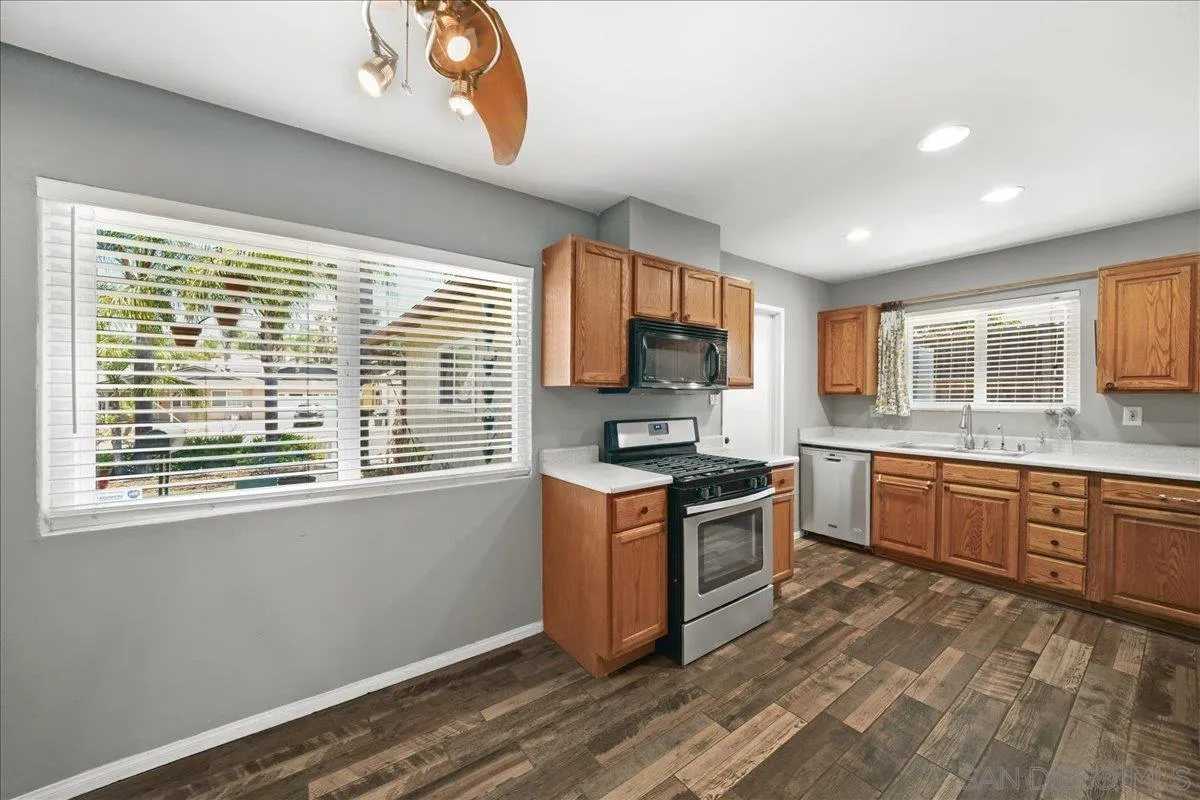 9401 Lake Canyon Road Santee, CA 92071 - Photo 7 of 36 Gallery Image 7