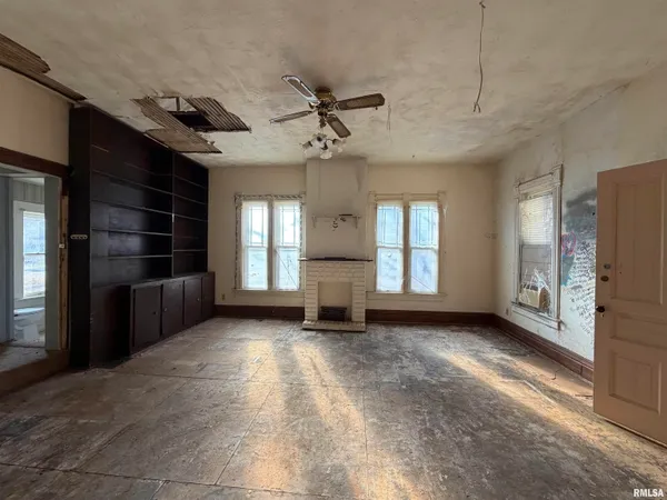 $59,900 | 510 West 3rd Street, Delavan, IL 61734