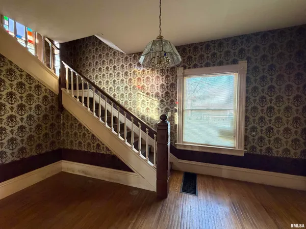 $59,900 | 510 West 3rd Street, Delavan, IL 61734