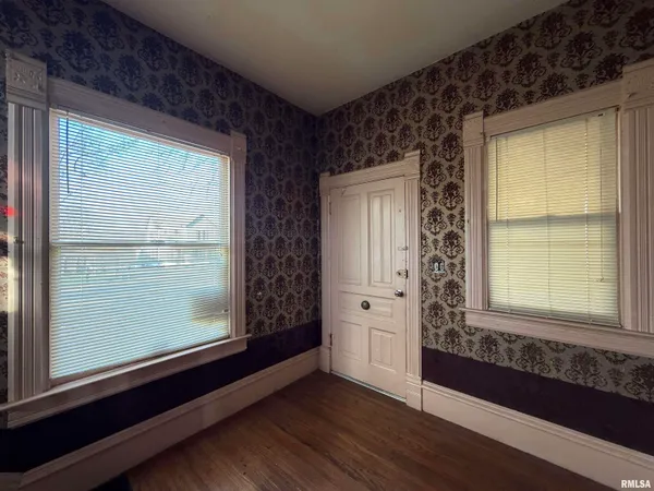 $59,900 | 510 West 3rd Street, Delavan, IL 61734