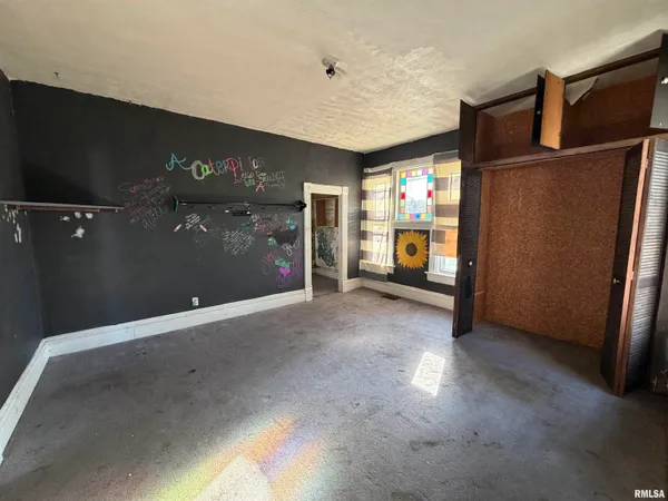 $59,900 | 510 West 3rd Street, Delavan, IL 61734