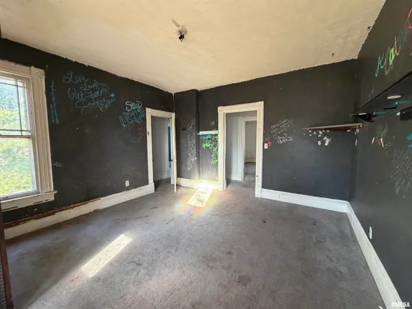 $59,900 | 510 West 3rd Street, Delavan, IL 61734