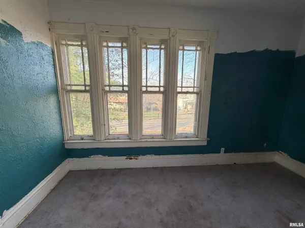 $59,900 | 510 West 3rd Street, Delavan, IL 61734