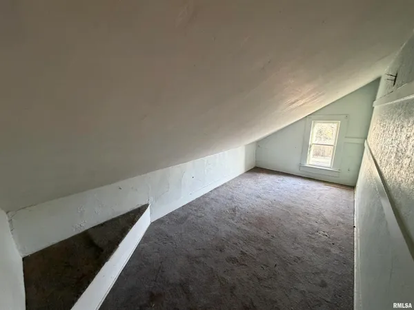 $59,900 | 510 West 3rd Street, Delavan, IL 61734