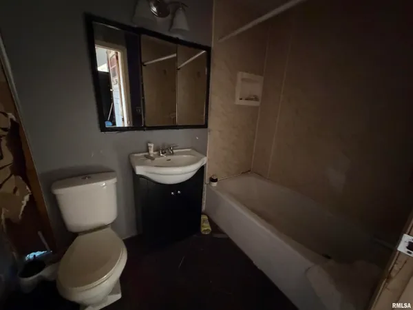 $59,900 | 510 West 3rd Street, Delavan, IL 61734