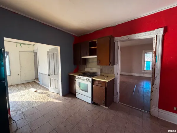 $59,900 | 510 West 3rd Street, Delavan, IL 61734